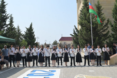 Elm və Təhsil naziri Emin Əmrullayev Hacıqabul rayonunda "Son zəng" tədbirlərində iştirak edib.