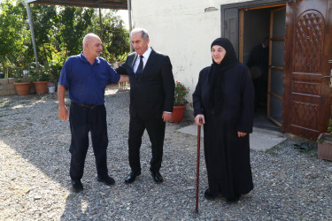 Hacıqabul Rayon İcra Hakimiyyətinin başçısı Sevindik Hətəmov Hacıqabul şəhərinin Vətən müharibəsində və Antiterror əməliyyatında şəhid olmuş şəxslərinin ailə üzvlərini ziyarət etdi.