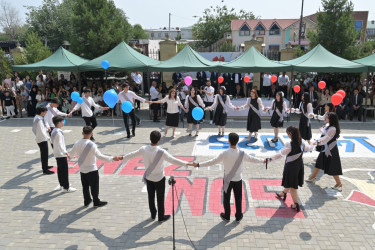 Elm və Təhsil naziri Emin Əmrullayev Hacıqabul rayonunda "Son zəng" tədbirlərində iştirak edib.