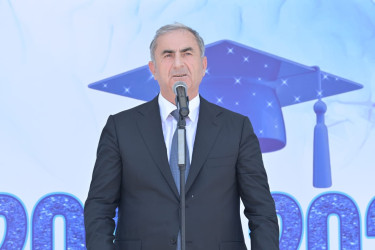 Elm və Təhsil naziri Emin Əmrullayev Hacıqabul rayonunda "Son zəng" tədbirlərində iştirak edib.