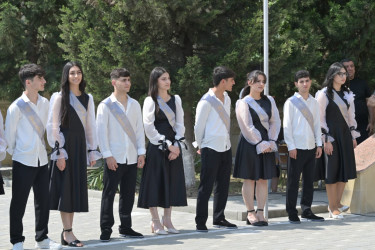 Elm və Təhsil naziri Emin Əmrullayev Hacıqabul rayonunda "Son zəng" tədbirlərində iştirak edib.