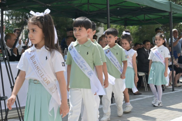 Elm və Təhsil naziri Emin Əmrullayev Hacıqabul rayonunda "Son zəng" tədbirlərində iştirak edib.