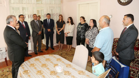 Hacıqabul rayonunda sağlamlıq imkanları məhdud- xüsusi istedada malik olan şagird  Əskərova Zəhra Elşad qızı ziyarət olundu.