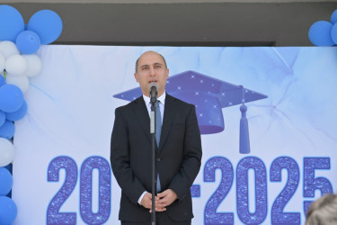 Elm və Təhsil naziri Emin Əmrullayev Hacıqabul rayonunda "Son zəng" tədbirlərində iştirak edib.