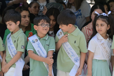 Elm və Təhsil naziri Emin Əmrullayev Hacıqabul rayonunda "Son zəng" tədbirlərində iştirak edib.