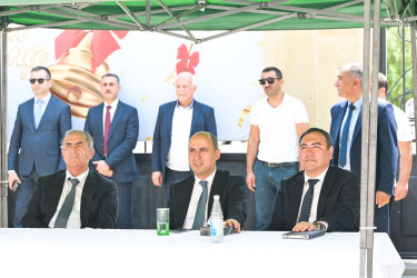 Elm və Təhsil naziri Emin Əmrullayev Hacıqabul rayonunda "Son zəng" tədbirlərində iştirak edib.