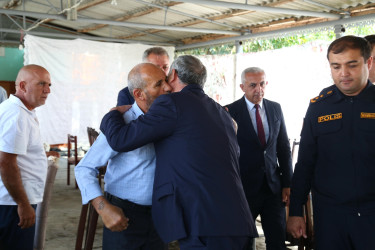 Hacıqabul Rayon İcra Hakimiyyətinin başçısı Sevindik Hətəmov rayonun Qarasu kəndinin, Muğan və Padar qəsəbələrinin Vətən müharibəsində və Antiterror əməliyyatında şəhid olmuş şəxslərinin ailə üzvlərini ziyarət etdi.