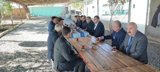 Hacıqabul rayonunda “8 noyabr - Zəfər Günü” ərəfəsində şəhid ailələrinin ziyarəti davam edir.