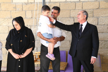 Hacıqabul Rayon İcra Hakimiyyətinin başçısı Sevindik Hətəmov Hacıqabul şəhərinin Vətən müharibəsində və Antiterror əməliyyatında şəhid olmuş şəxslərinin ailə üzvlərini ziyarət etdi.