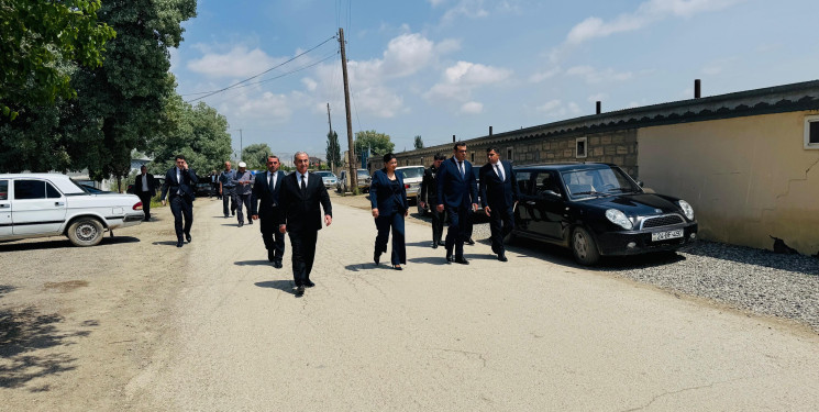 Hacıqabul Rayon İcra Hakimiyyətinin başçısı Sevindik Hətəmov rayonun Qubalıbalaoğlan kəndində yerləşən Qafqaz İslam Ordusuna aid şəhid məzarlarını ziyarət etmişdir.
