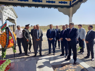 Hacıqabul rayonunda Vətən Müharibəsi Şəhidi Alışov Samir Cəlil oğlunun xatirəsi doğum günündə anılıb.