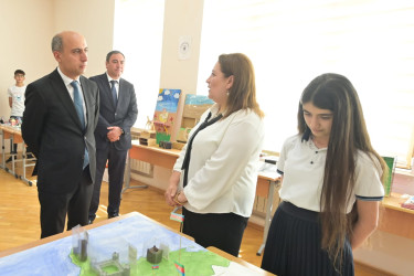 Elm və Təhsil naziri Emin Əmrullayev Hacıqabul rayonunda "Son zəng" tədbirlərində iştirak edib.