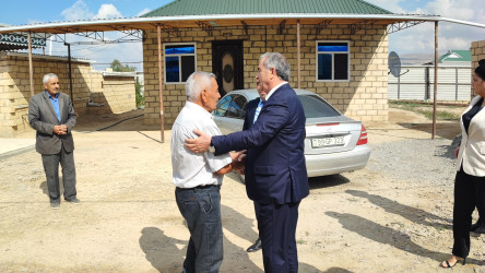 Rayon İcra Hakimiyyətinin başçısı Sevindik Hətəmov daha bir neçə “Vətən müharibəsində” və antiterror əməliyyatında şəhid olmuş şəxslərin ailə üzvlərini ziyarət etdi.